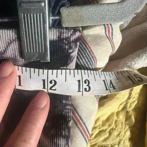 Size medium high waisted cream &  black tie dye butt scrunch leggings. NWOT. - Picture 7 of 11